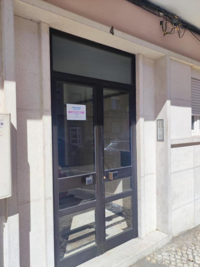 Lisbon Traditional T2 With Balcony In Damaia, Lisbon 阿马多拉 外观 照片